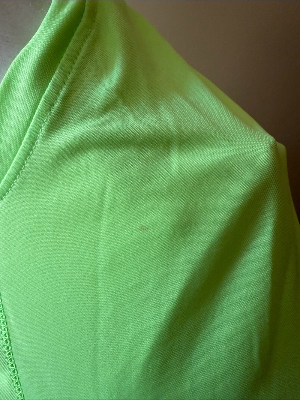 Danskin Now Mint Sizzle Neon Green V-Neck Activewear Tee Size Large (12/14) - Picture 2 of 4